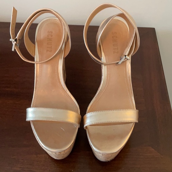 Schutz Eduarda Gold Platform Wedge Sandal - Picture 6 of 11